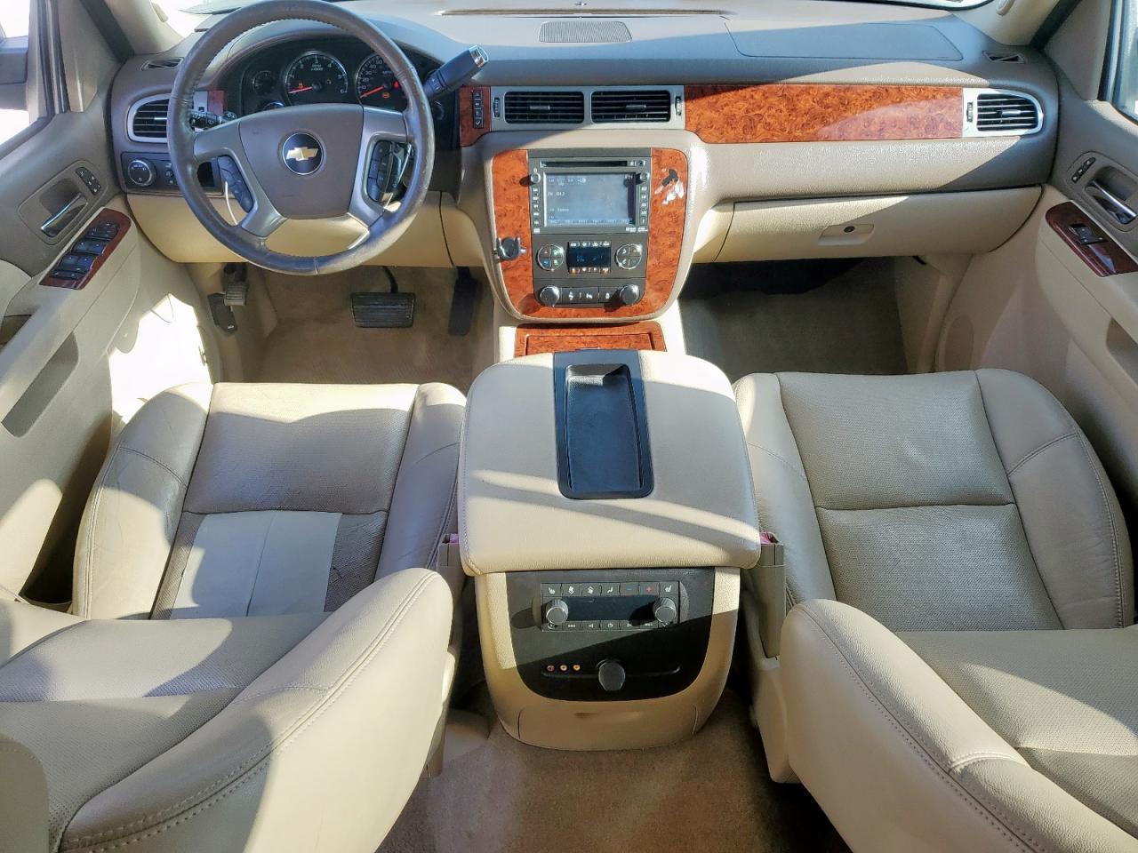 2014 Chevrolet Suburban C1500 Ltz VIN: 1GNSCKE04ER208476 Lot: 81630985