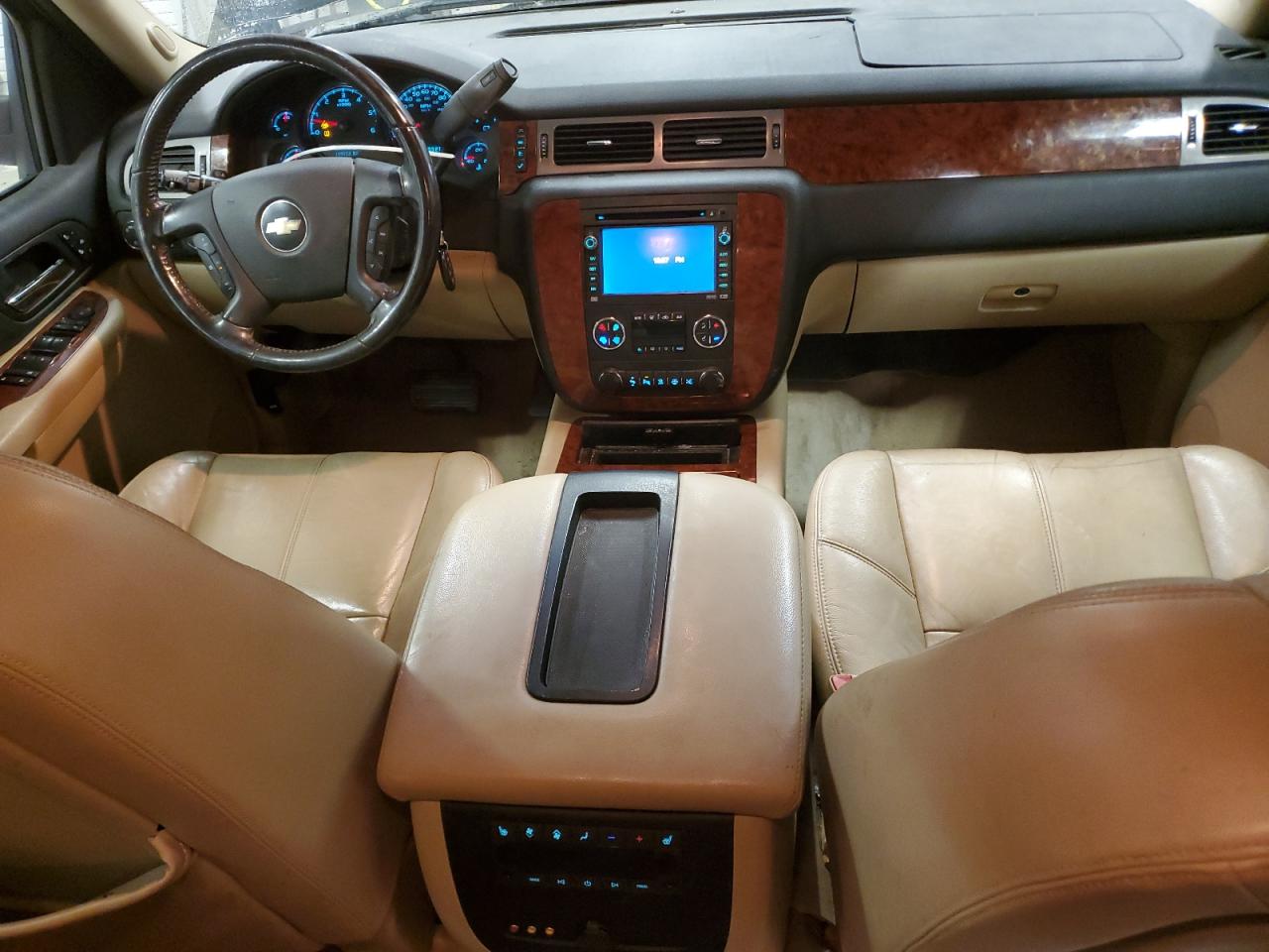 2008 Chevrolet Tahoe K1500 VIN: 1GNFK13038J157413 Lot: 71207145