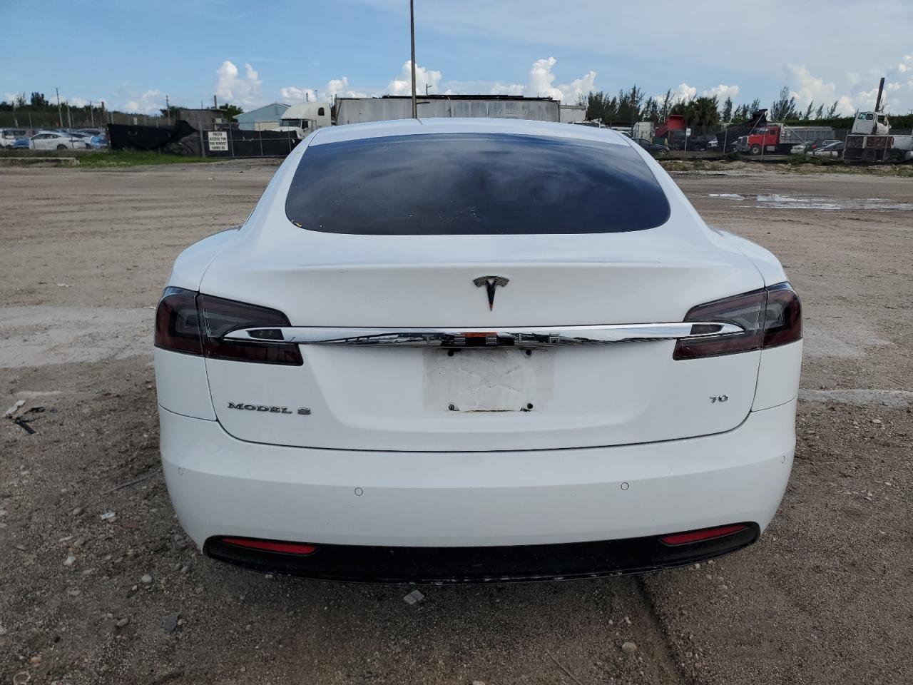 2016 Tesla Model S VIN: 5YJSA1E17GF139714 Lot: 71545785