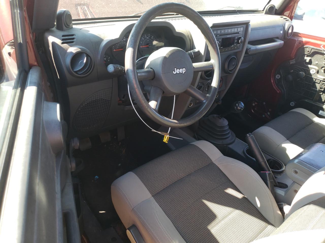 2007 Jeep Wrangler X VIN: 1J4FA24197L123725 Lot: 70392965