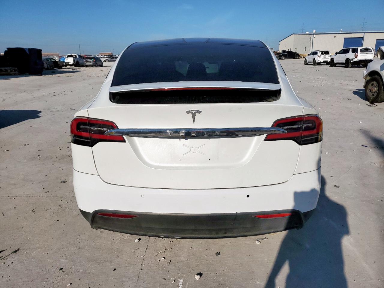 2017 Tesla Model X VIN: 5YJXCAE26HF034284 Lot: 81863865