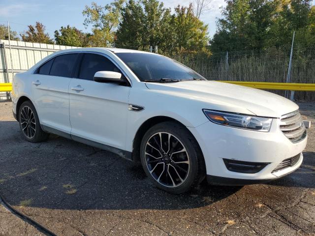  FORD TAURUS 2018 Белы