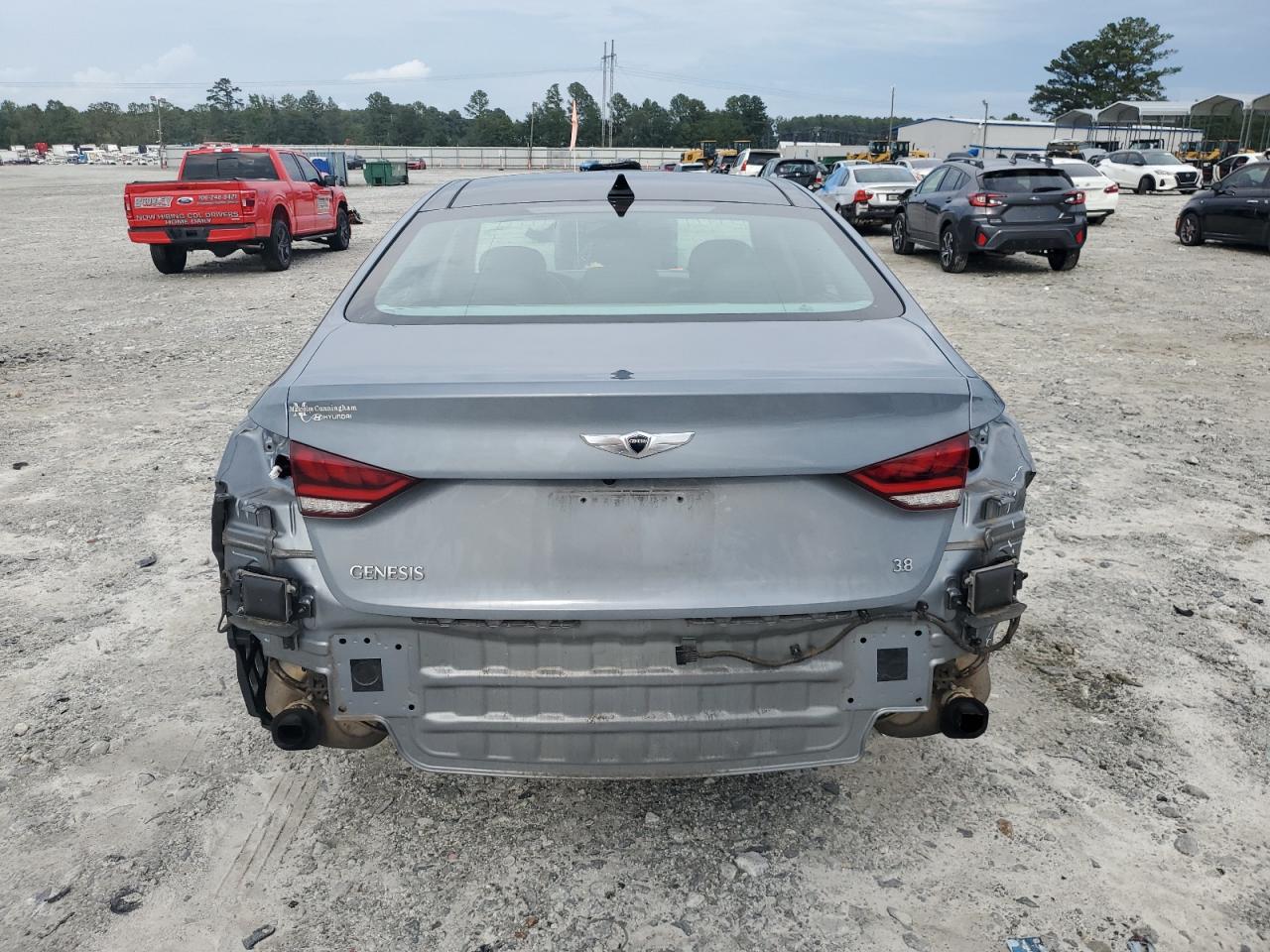 2015 Hyundai Genesis 3.8L VIN: KMHGN4JE7FU093808 Lot: 81867435