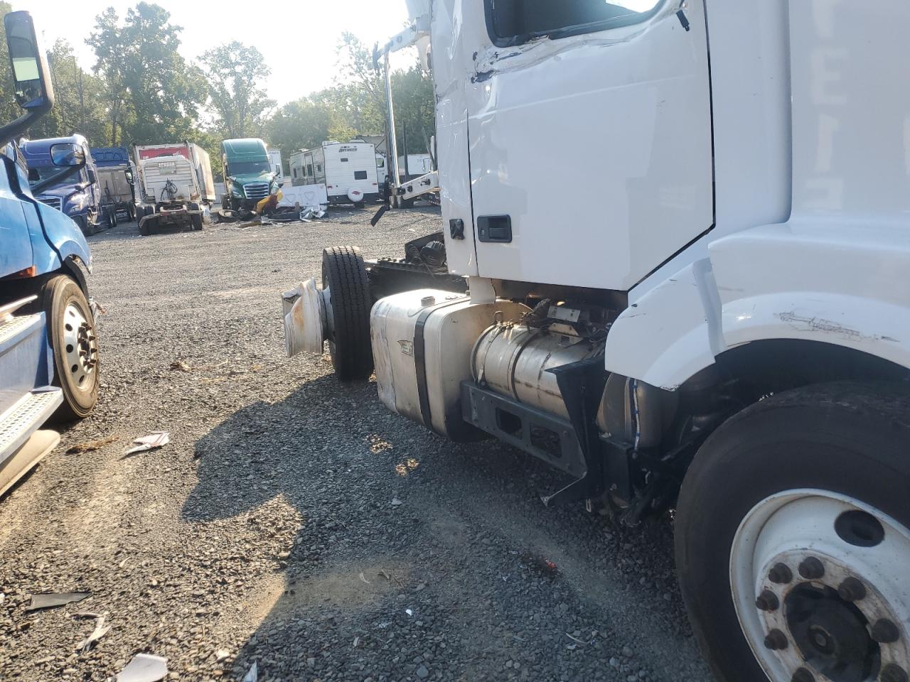 2017 Volvo Vnl Semi Truck VIN: 4V4N39TG1HN988094 Lot: 69365795