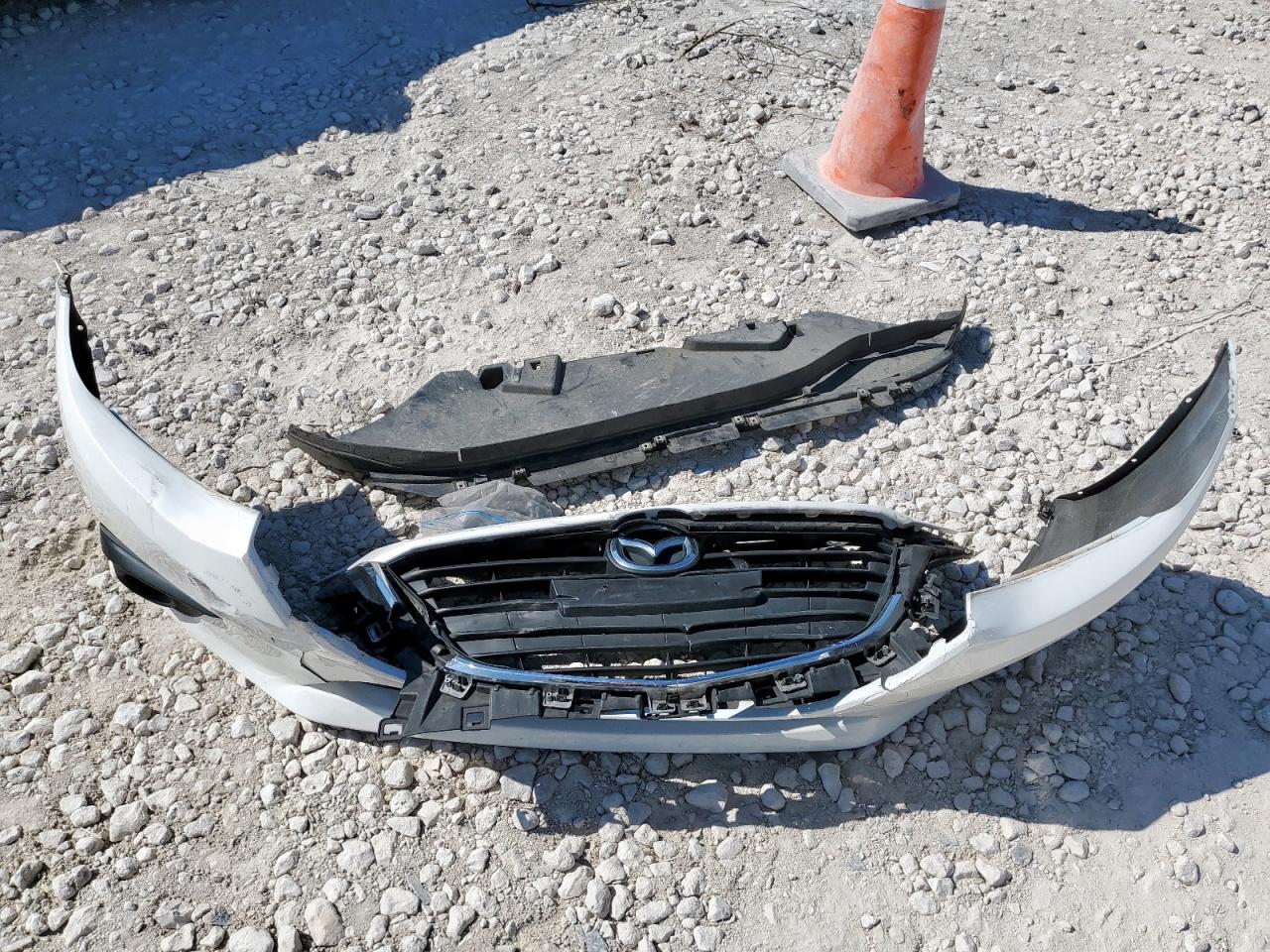 2015 Mazda 3 Touring VIN: JM1BM1V71F1220792 Lot: 84000285