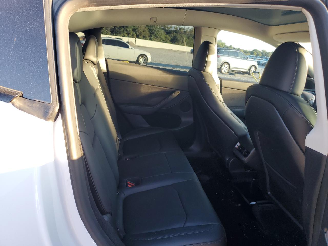 2023 Tesla Model Y VIN: 7SAYGDEF1PF749598 Lot: 84034615