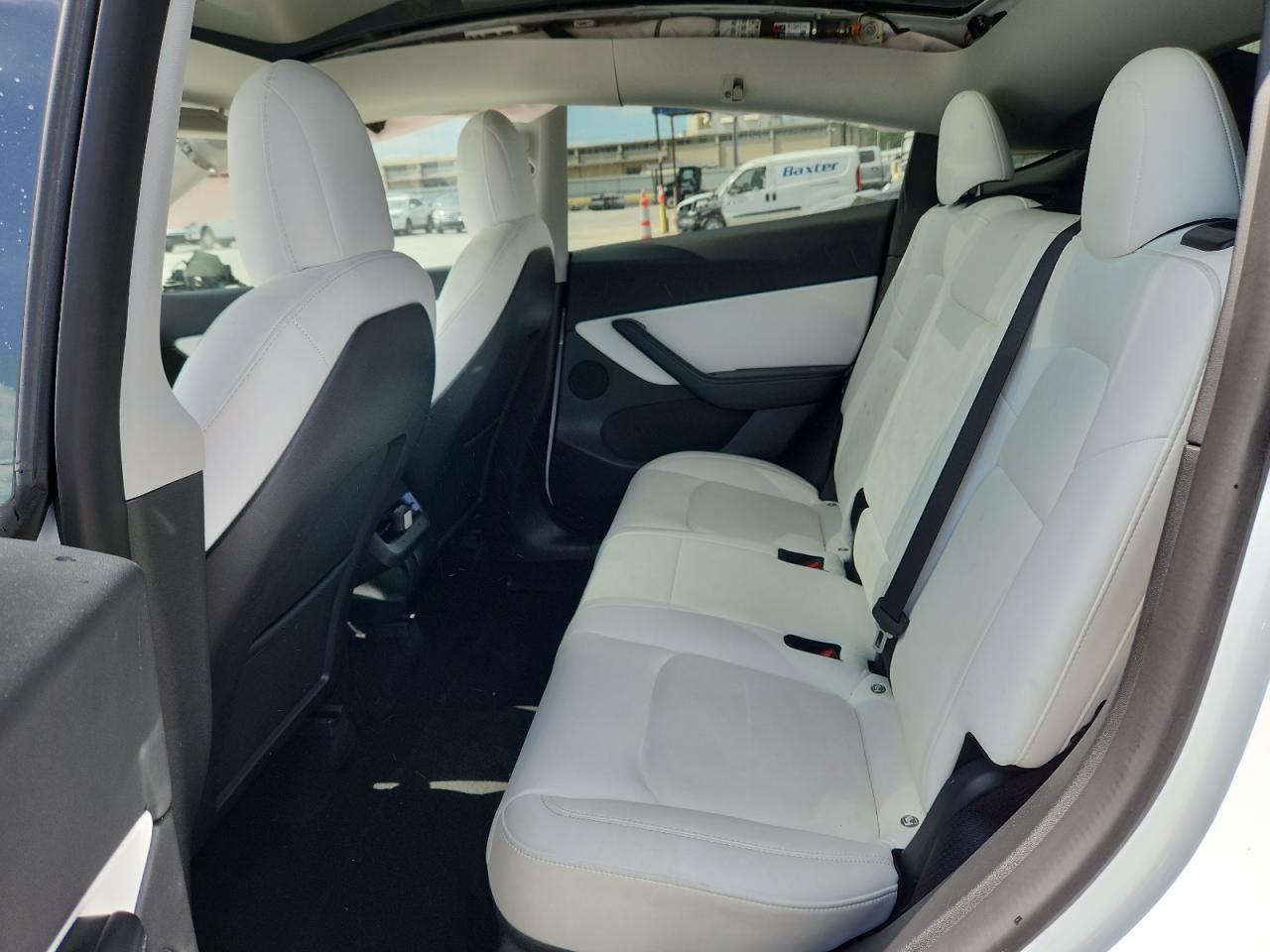 2022 Tesla Model Y VIN: 7SAYGDEF2NF322332 Lot: 82070175