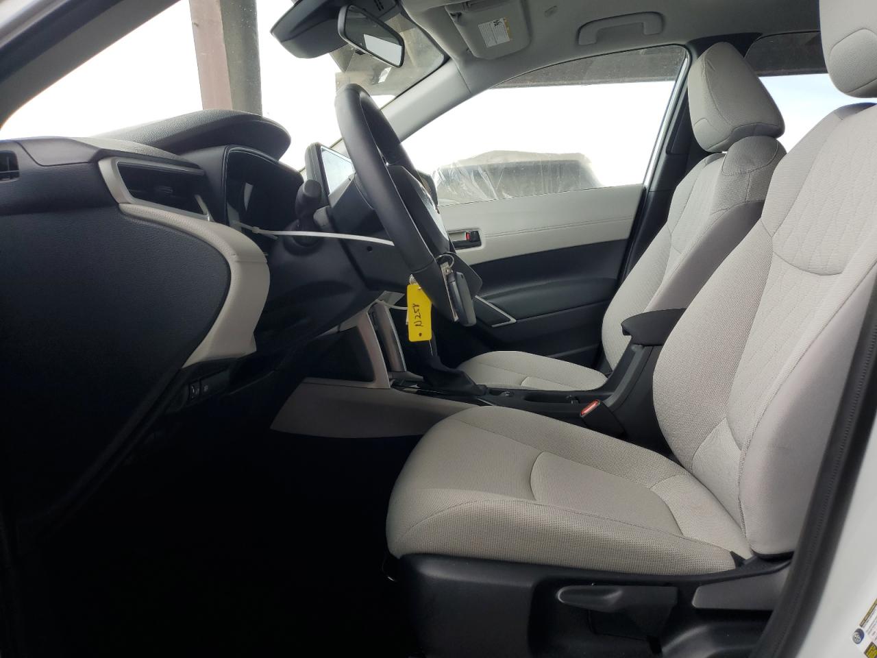 2025 Toyota Corolla Cross Le VIN: 7MUCAABG0SV126777 Lot: 80926995