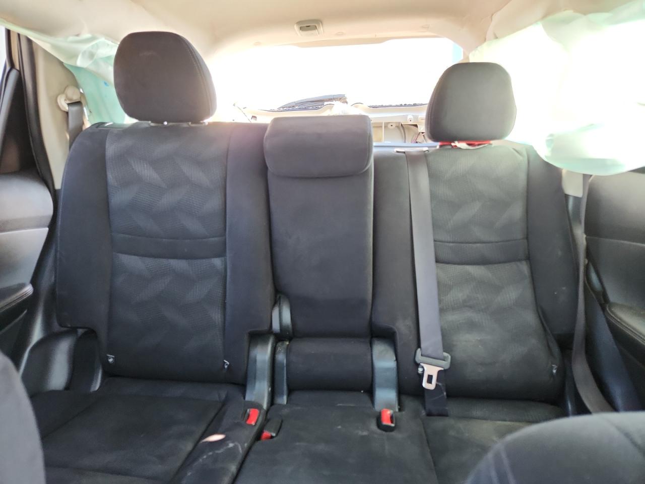 2016 Nissan Rogue S VIN: JN8AT2MT0GW018389 Lot: 80960265