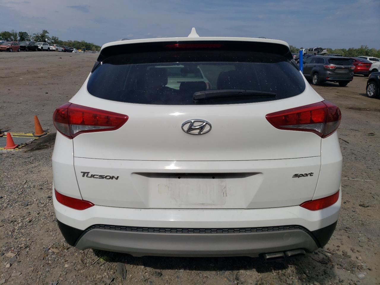 2018 Hyundai Tucson Sport VIN: KM8J33AL8JU805546 Lot: 81668185