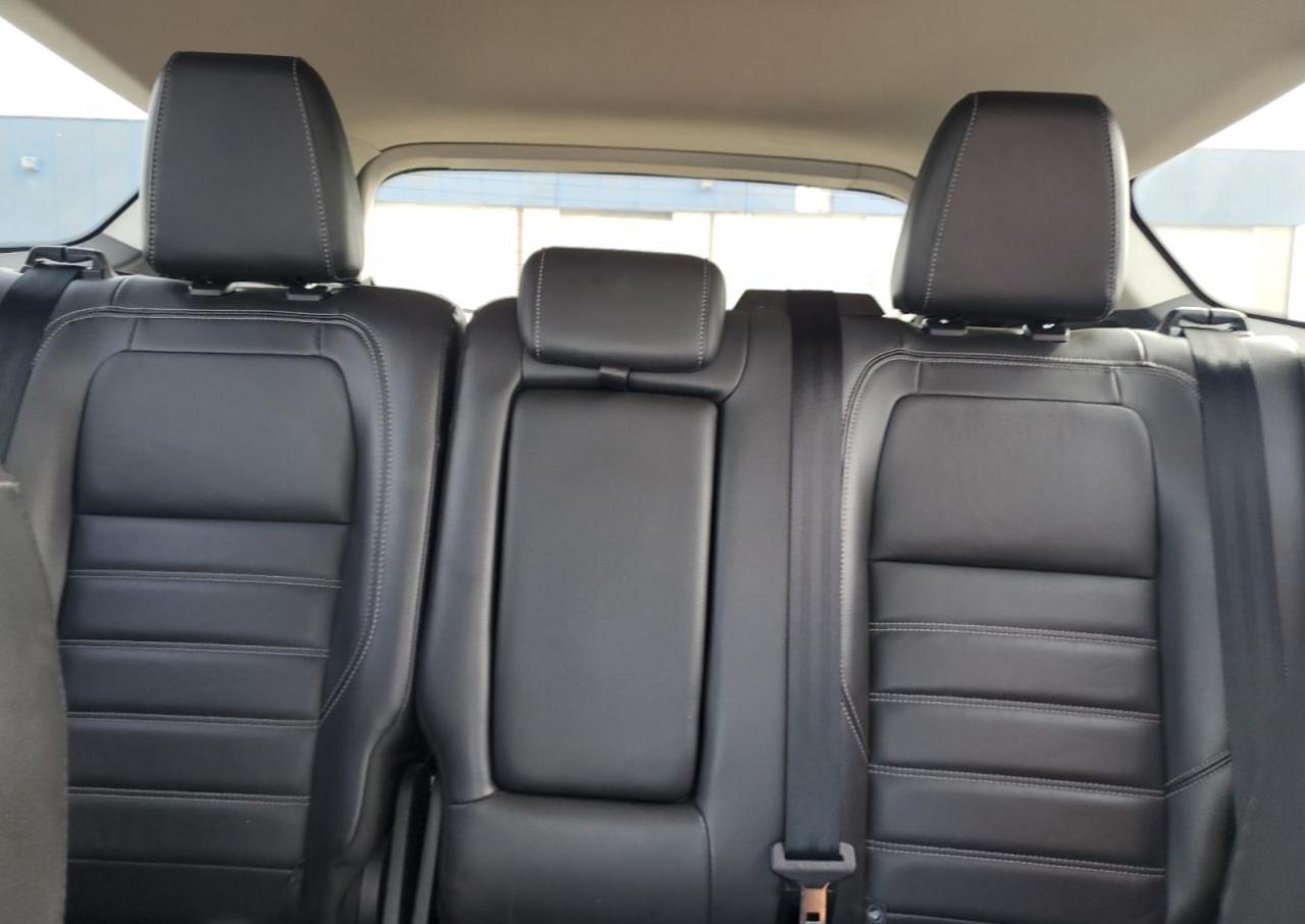 2017 Ford Escape Titanium VIN: 1FMCU9J96HUA60318 Lot: 81302185