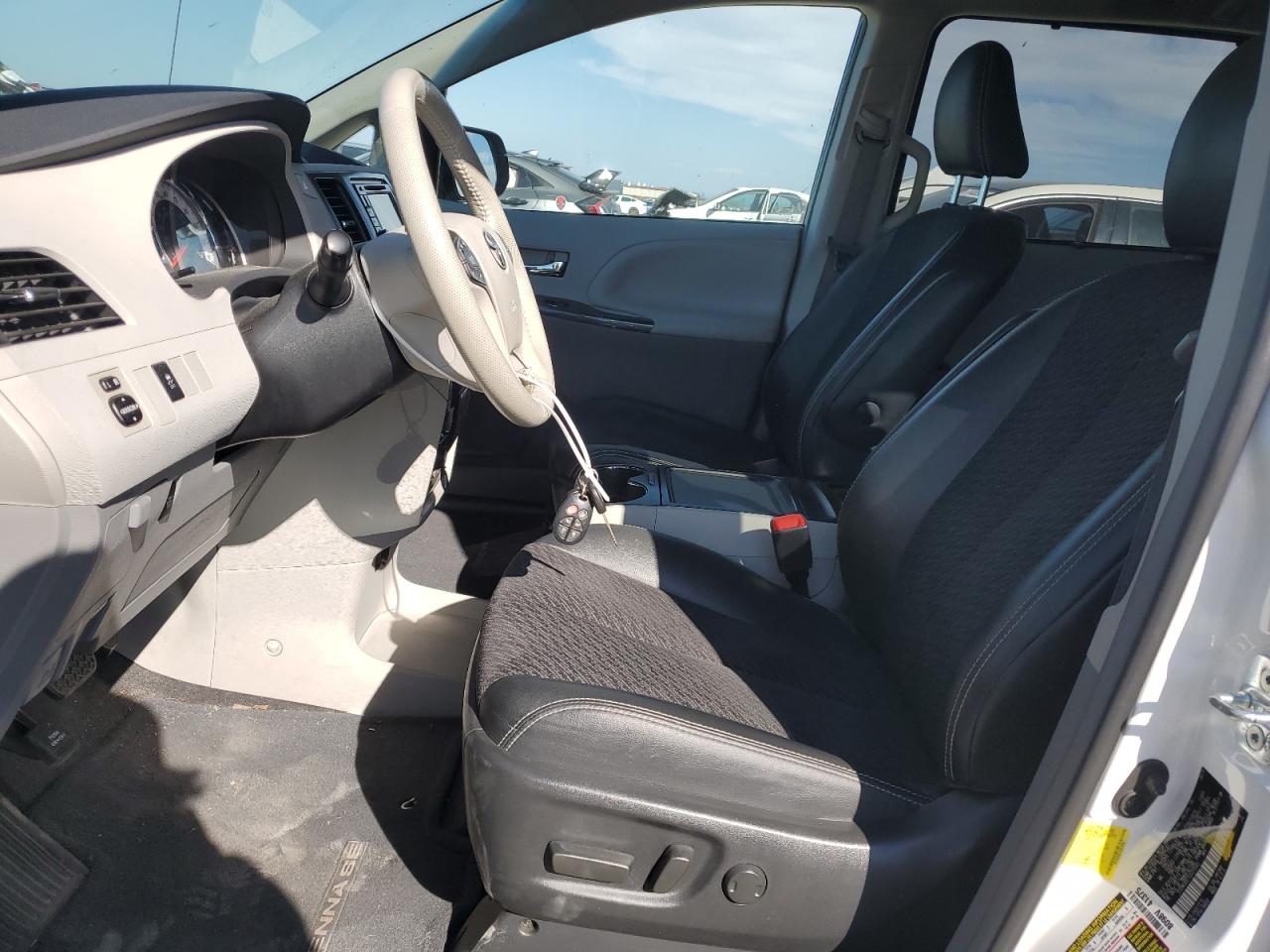 2012 Toyota Sienna Sport VIN: 5TDXK3DC1CS270502 Lot: 81154565