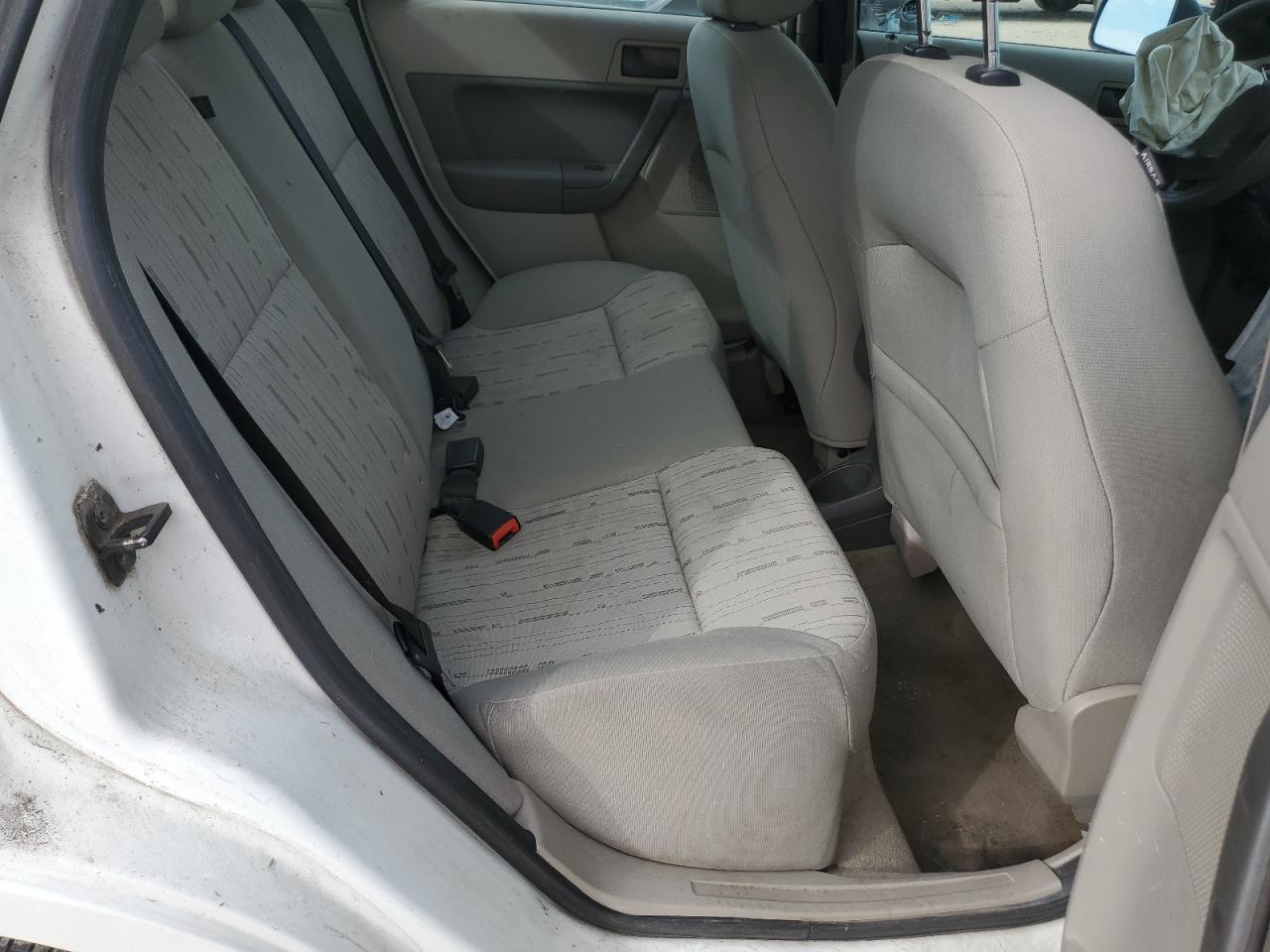 2010 Ford Focus Se VIN: 1FAHP3FN7AW228018 Lot: 84612475