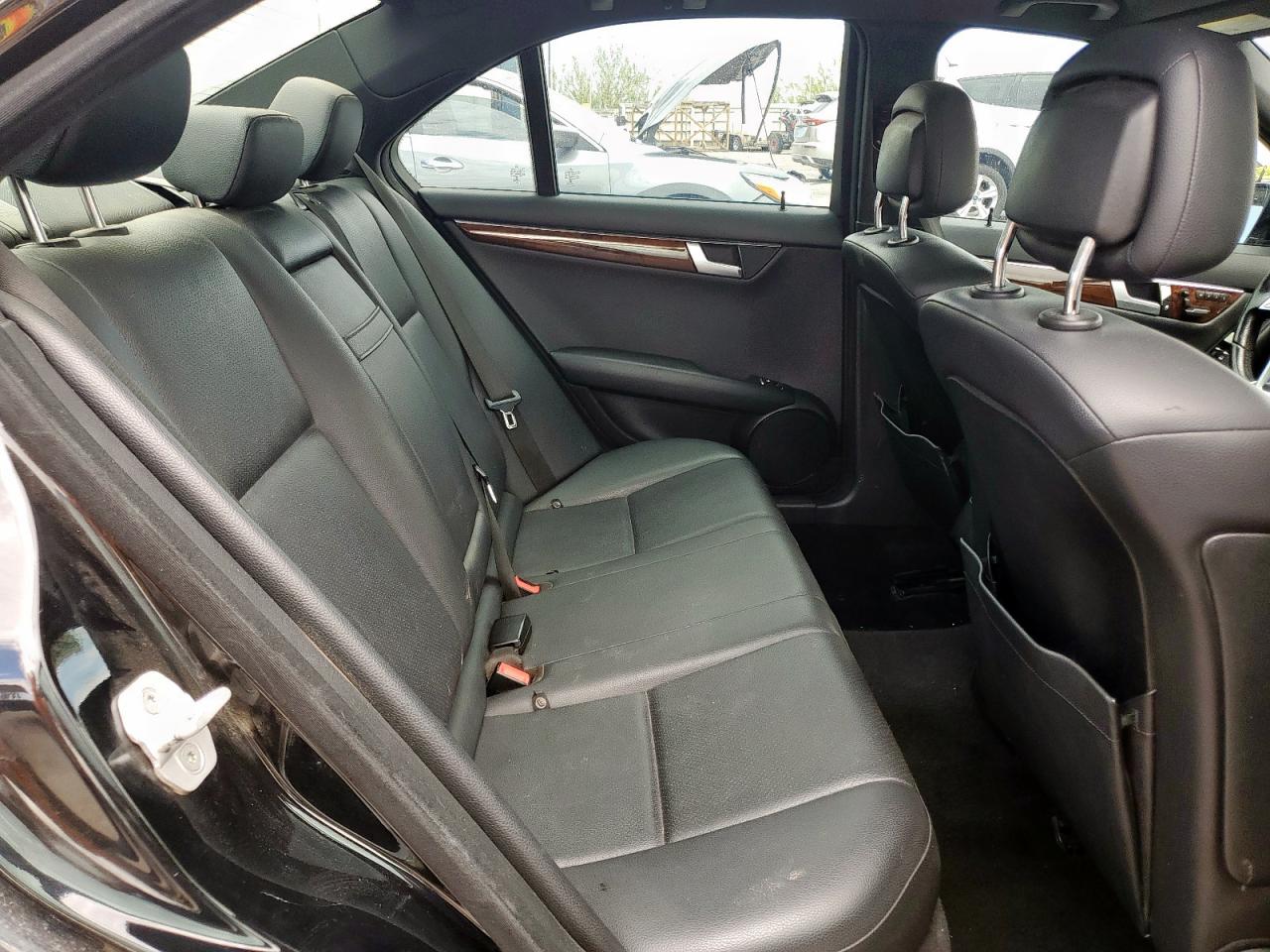 2014 Mercedes-Benz C 250 VIN: WDDGF4HB5EA957645 Lot: 84032505