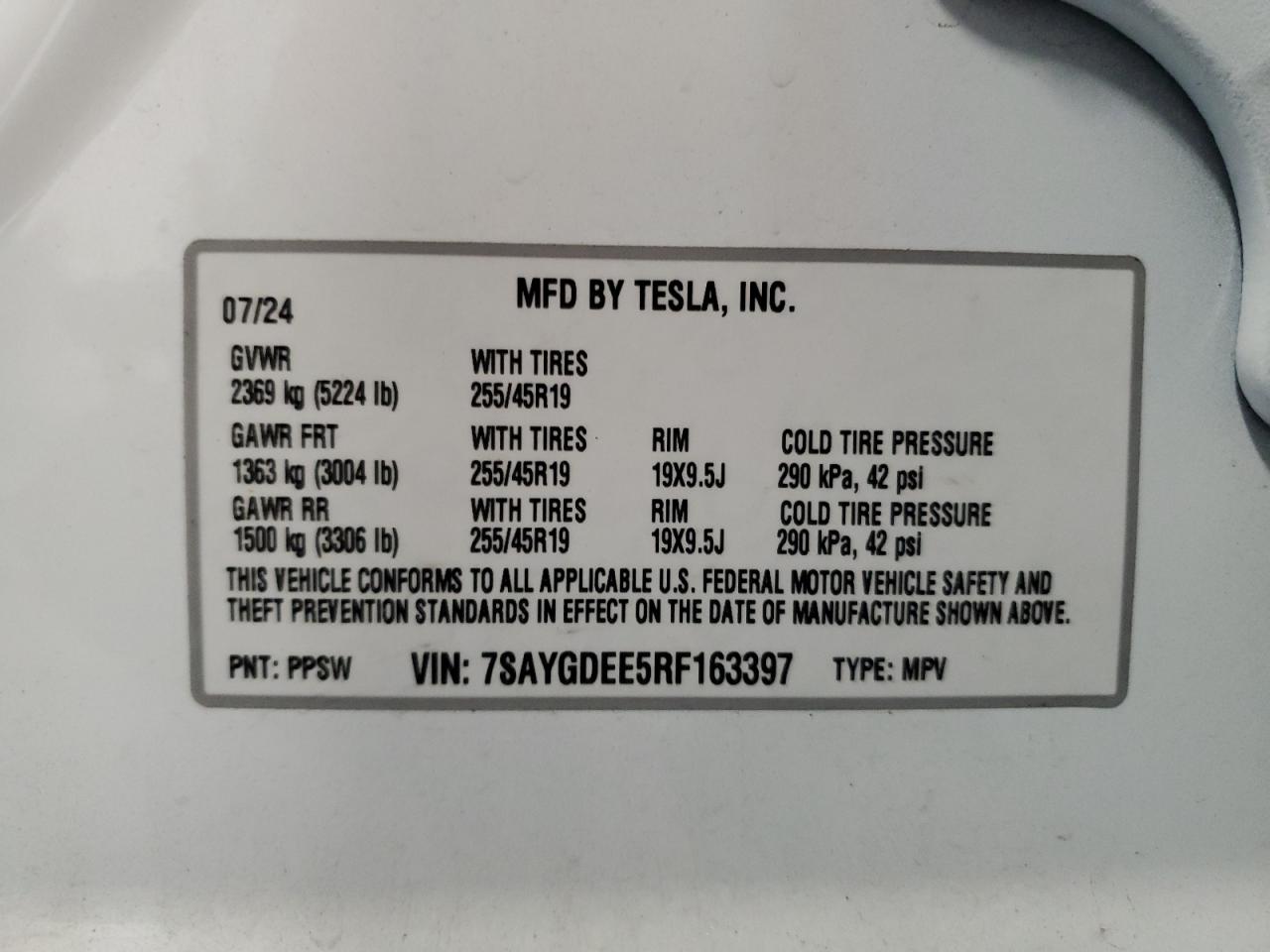 2024 Tesla Model Y VIN: 7SAYGDEE5RF163397 Lot: 81123655