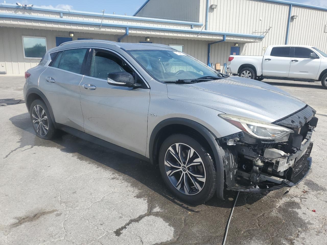 QX30 QX30