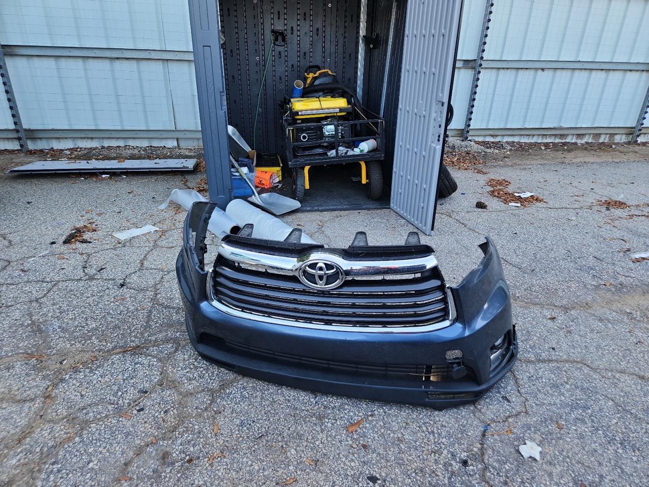 2015 Toyota Highlander Limited VIN: 5TDDKRFH3FS111497 Lot: 82026655