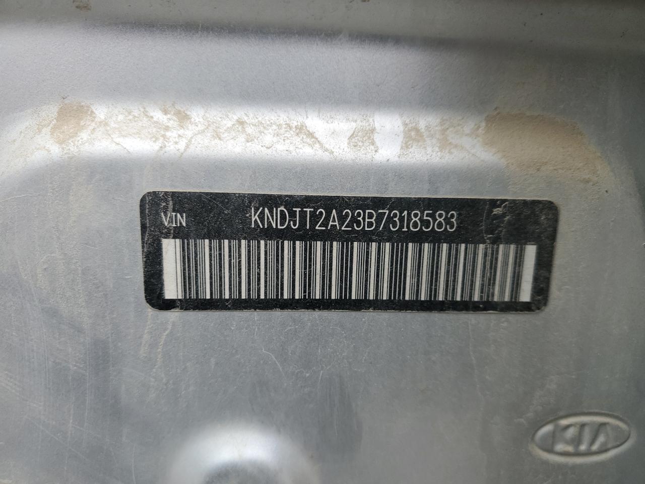 2011 Kia Soul + VIN: KNDJT2A23B7318583 Lot: 81953485