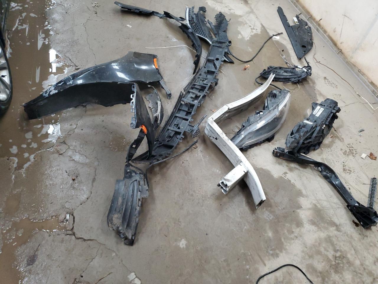 2015 Chrysler 200 Limited VIN: 1C3CCCAB8FN674788 Lot: 82029835