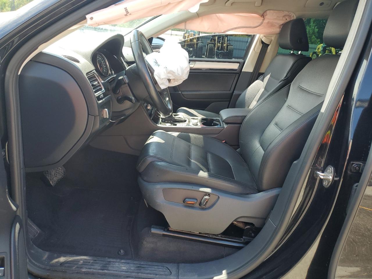 2016 Volkswagen Touareg Sport VIN: WVGEF9BP2GD012359 Lot: 80117145