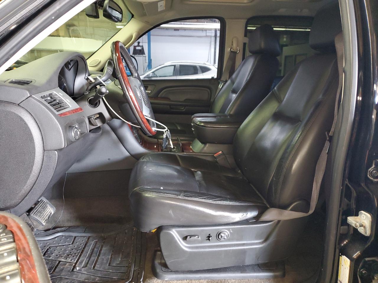 2008 Cadillac Escalade Luxury VIN: 1GYFK63888R216706 Lot: 71682285