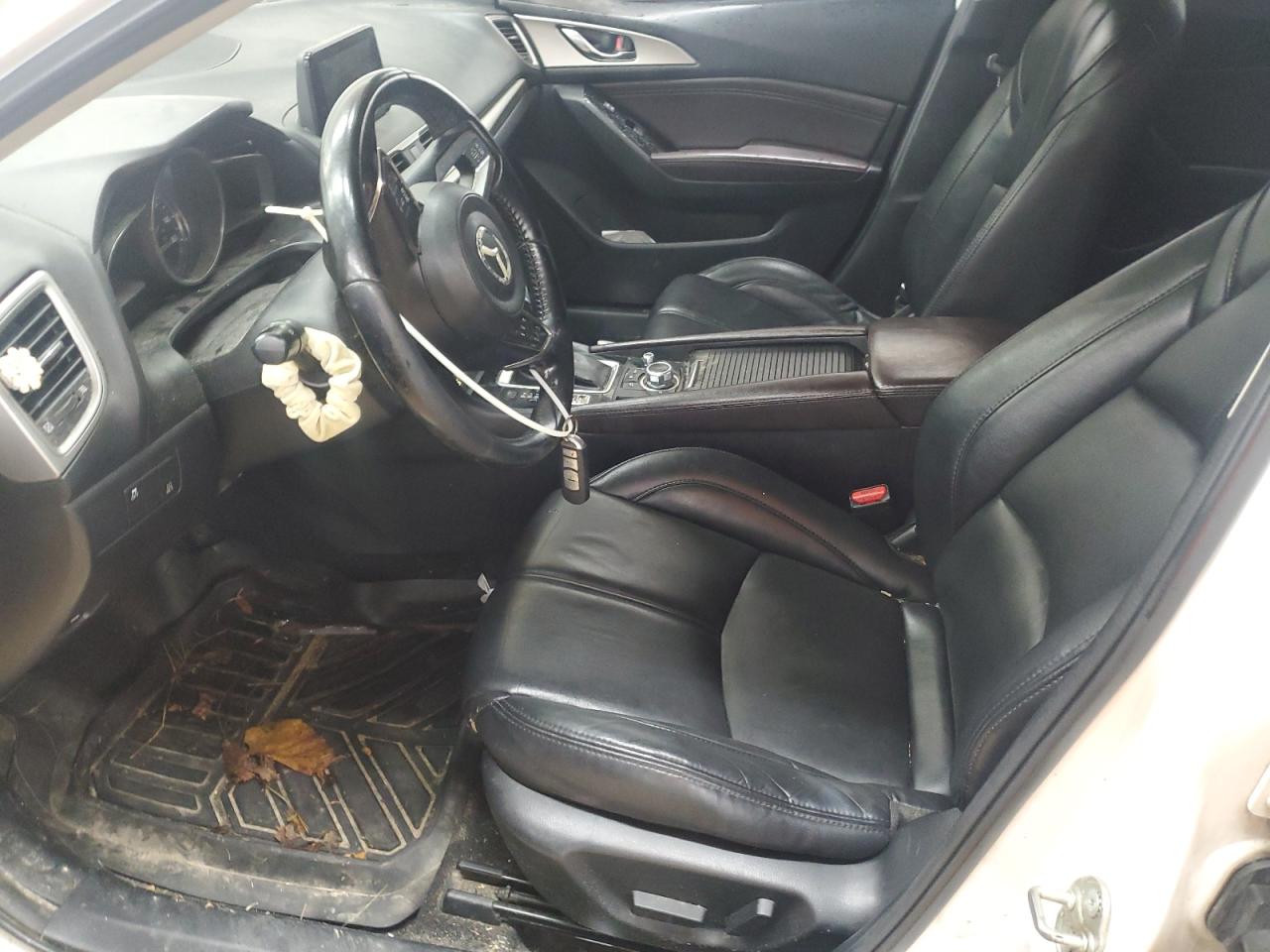 2018 Mazda 3 Touring VIN: 3MZBN1V34JM202676 Lot: 83944465