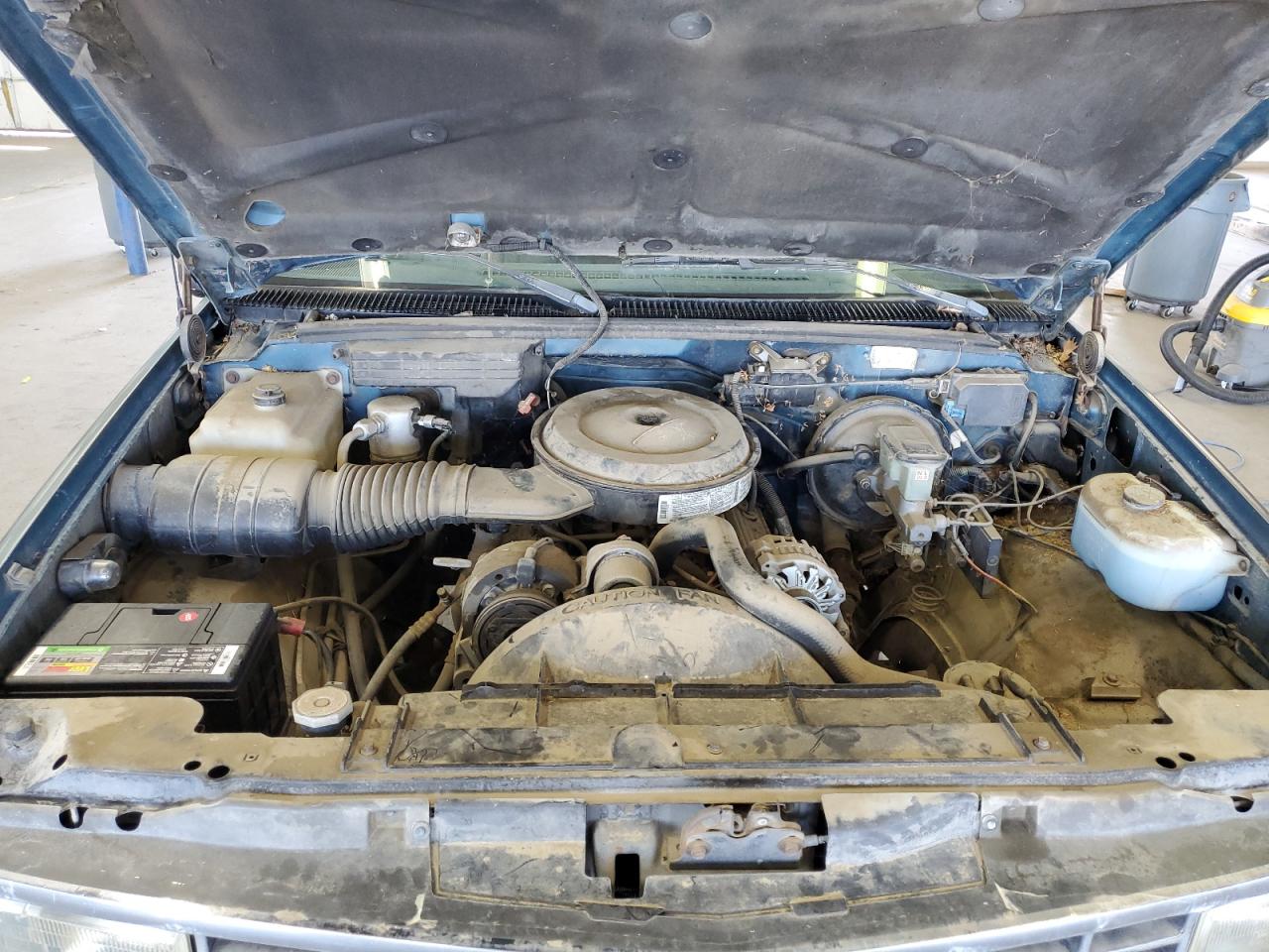 1991 Chevrolet Gmt-400 K2500 VIN: 2GBGK29K4M1198038 Lot: 81339305