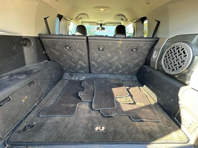 2010 TOYOTA FJ CRUISER   