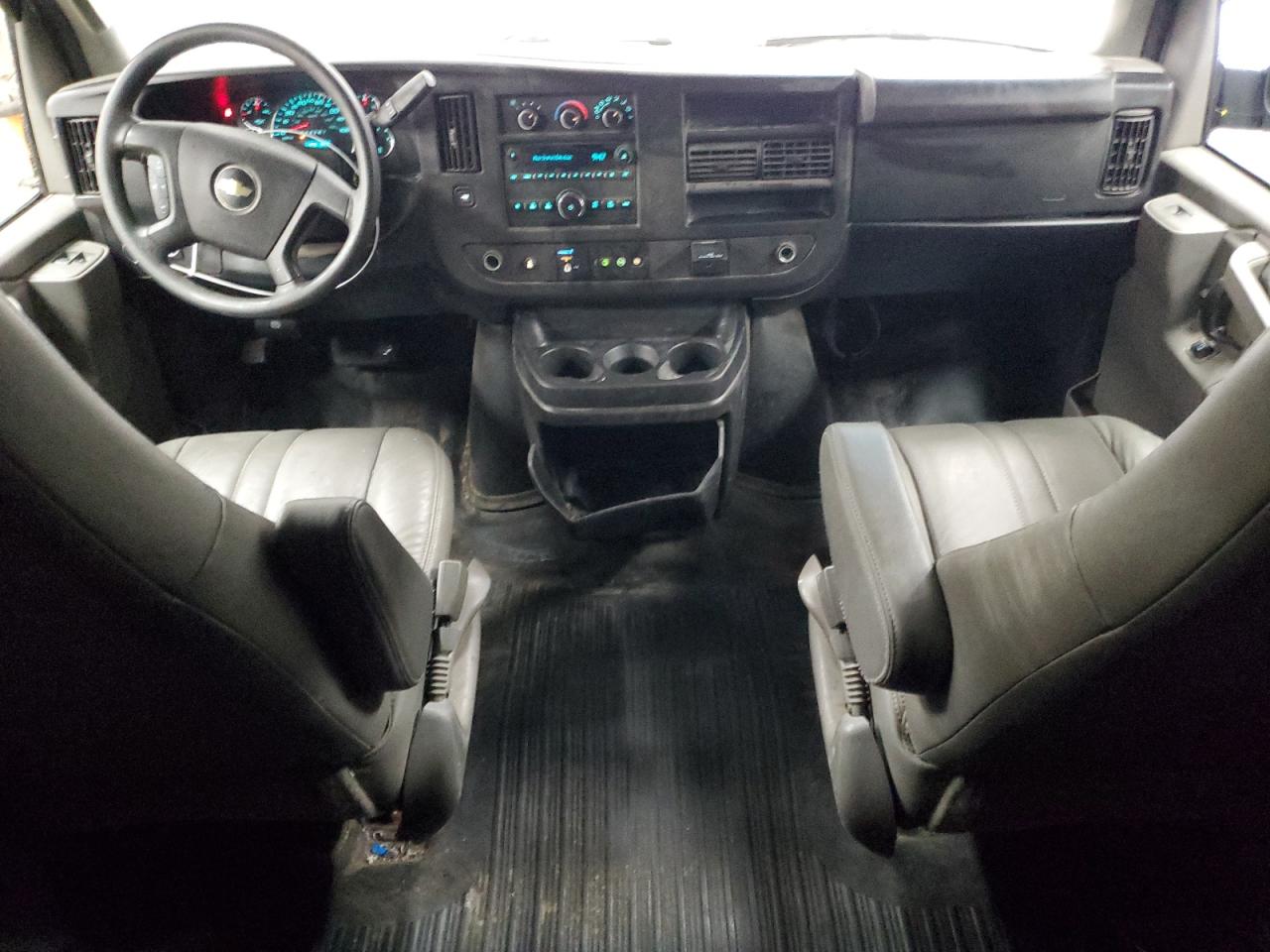 2017 Chevrolet Express G2500 VIN: 1GCWGAFF2H1345821 Lot: 80518245