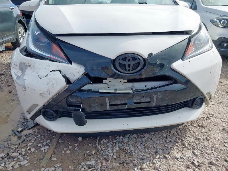 2015 TOYOTA AYGO X-PLAY VVT-I CVT 