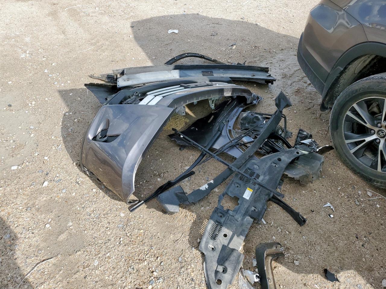 2017 Toyota Highlander Le VIN: 5TDZARFH5HS025409 Lot: 83946285