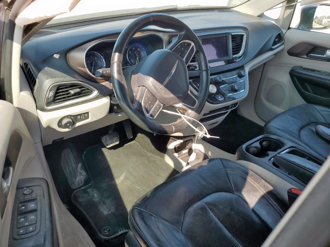 2018 Chrysler Pacifica Touring L VIN: 2C4RC1BG6JR110802 Lot: 81253365