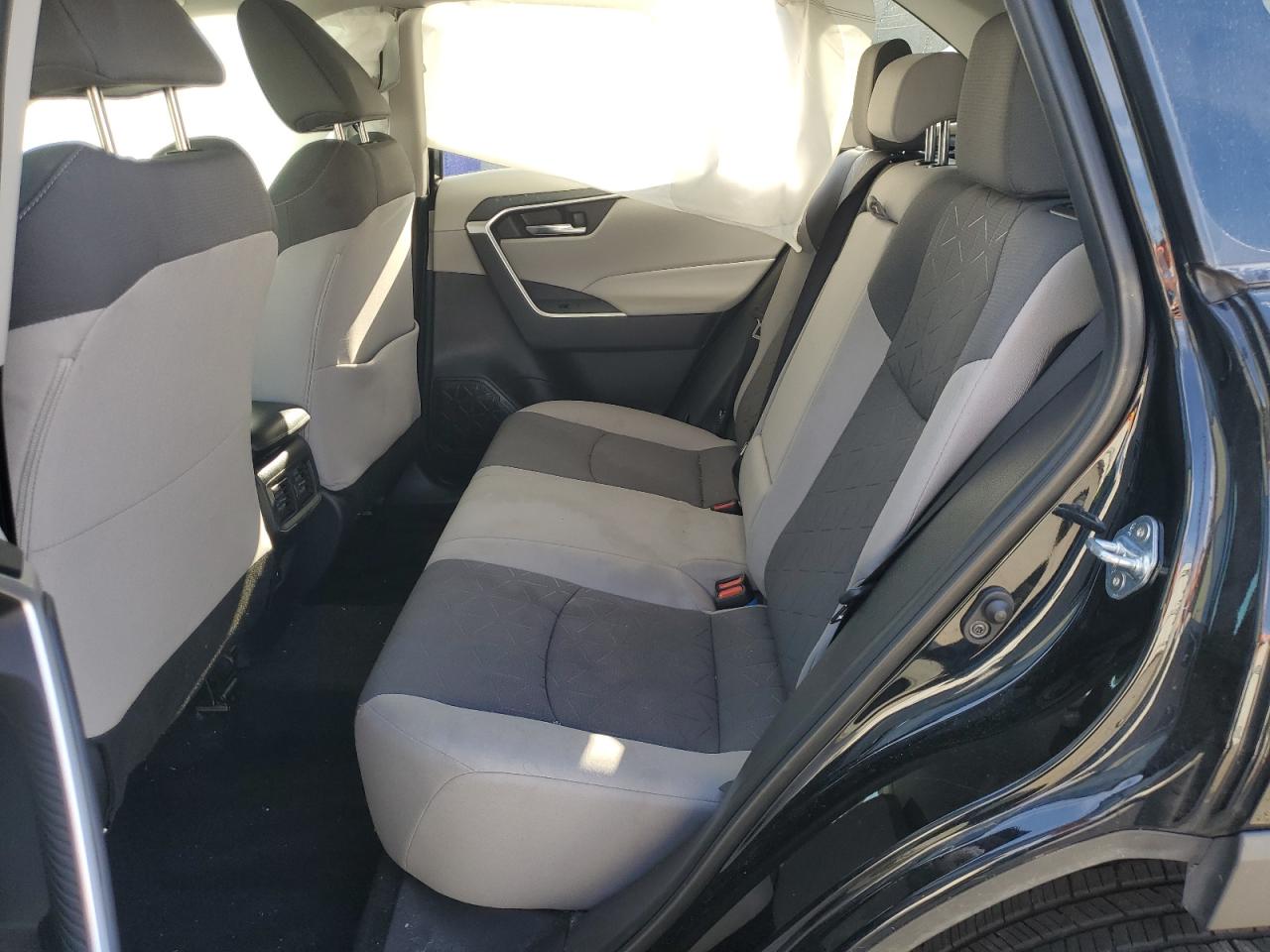 2021 Toyota Rav4 Xle VIN: 2T3P1RFV8MW232303 Lot: 80067905