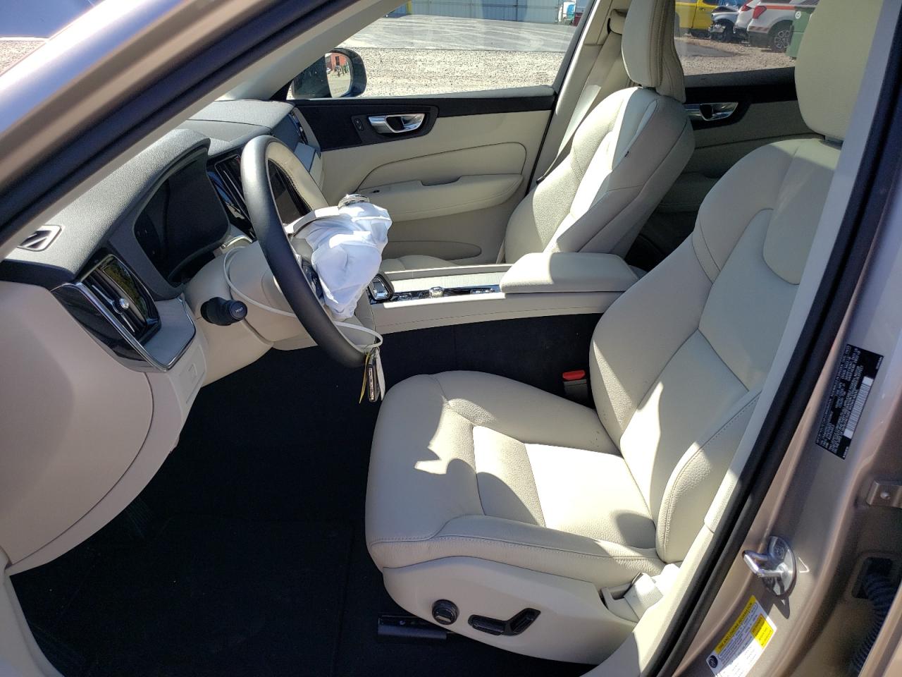 2025 Volvo Xc60 Plus VIN: YV4M12RC5S1222602 Lot: 80796255