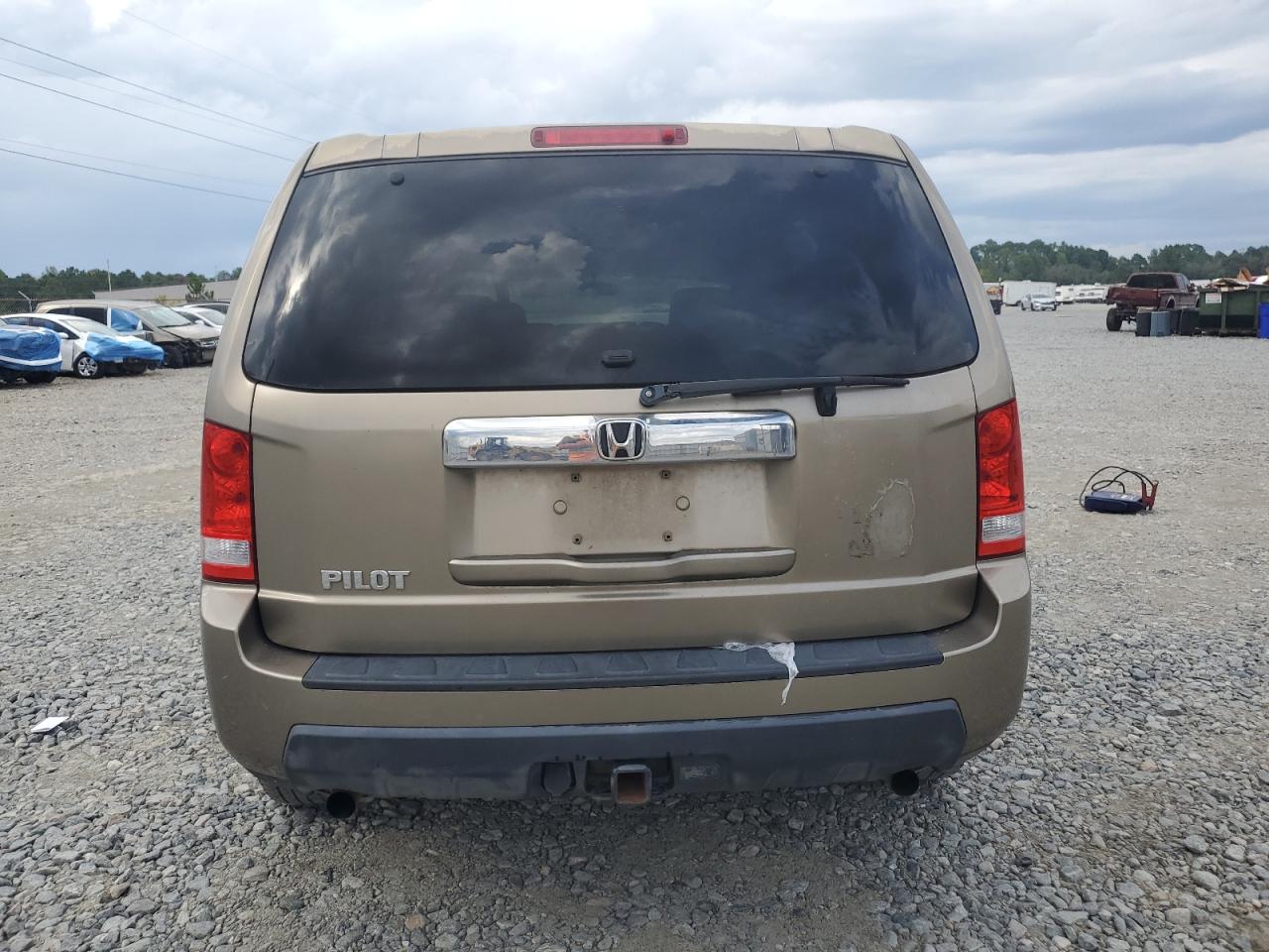 2011 Honda Pilot Lx VIN: 5FNYF3H2XBB024268 Lot: 81864065