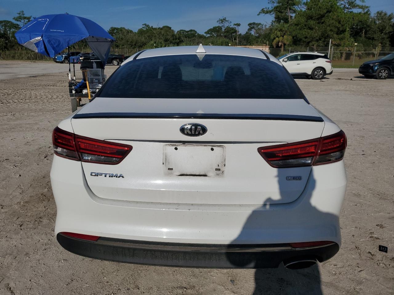 2017 Kia Optima Lx VIN: 5XXGT4L10HG171035 Lot: 81612485