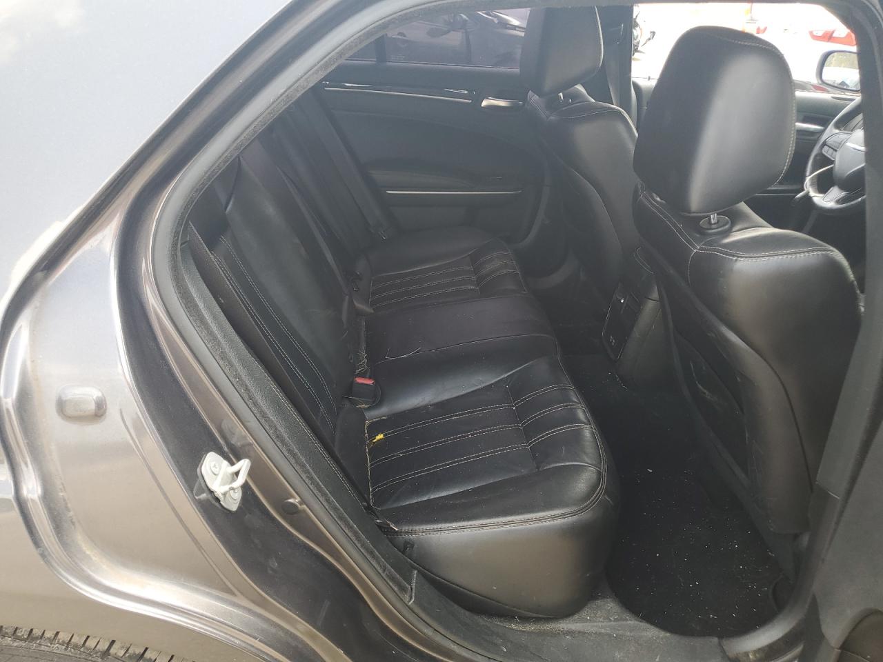 2019 Chrysler 300 S VIN: 2C3CCABG8KH637256 Lot: 81308625