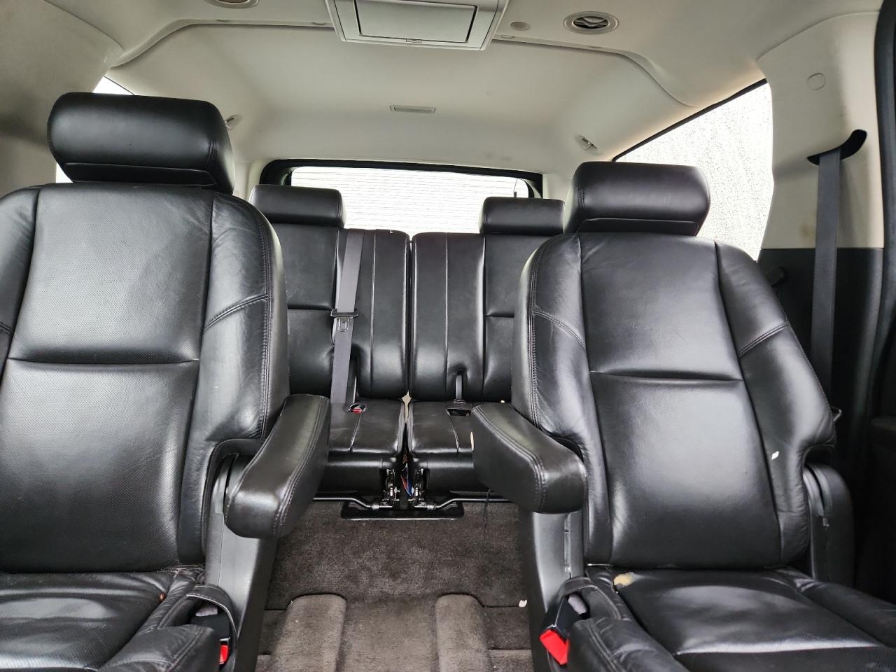 2010 Cadillac Escalade Esv Luxury VIN: 1GYUKHEF0AR157008 Lot: 71020305