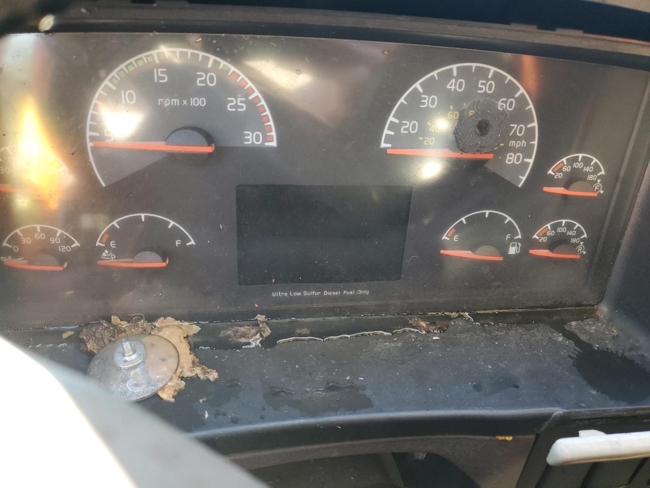 2018 Volvo Vnl Semi Truck VIN: 4V4NC9EH7JN984210 Lot: 83813395