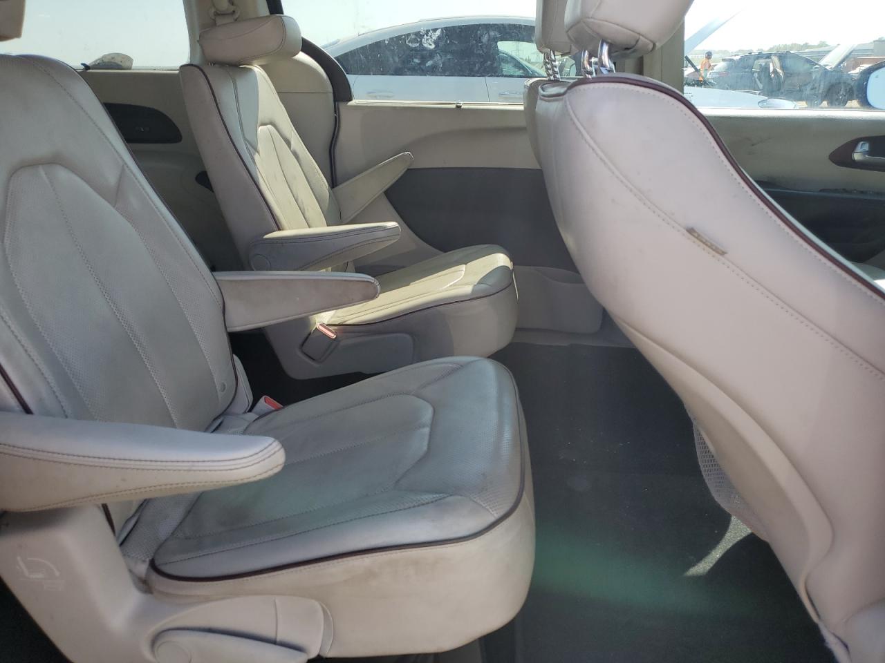 2017 Chrysler Pacifica Limited VIN: 2C4RC1GG9HR544389 Lot: 70741675