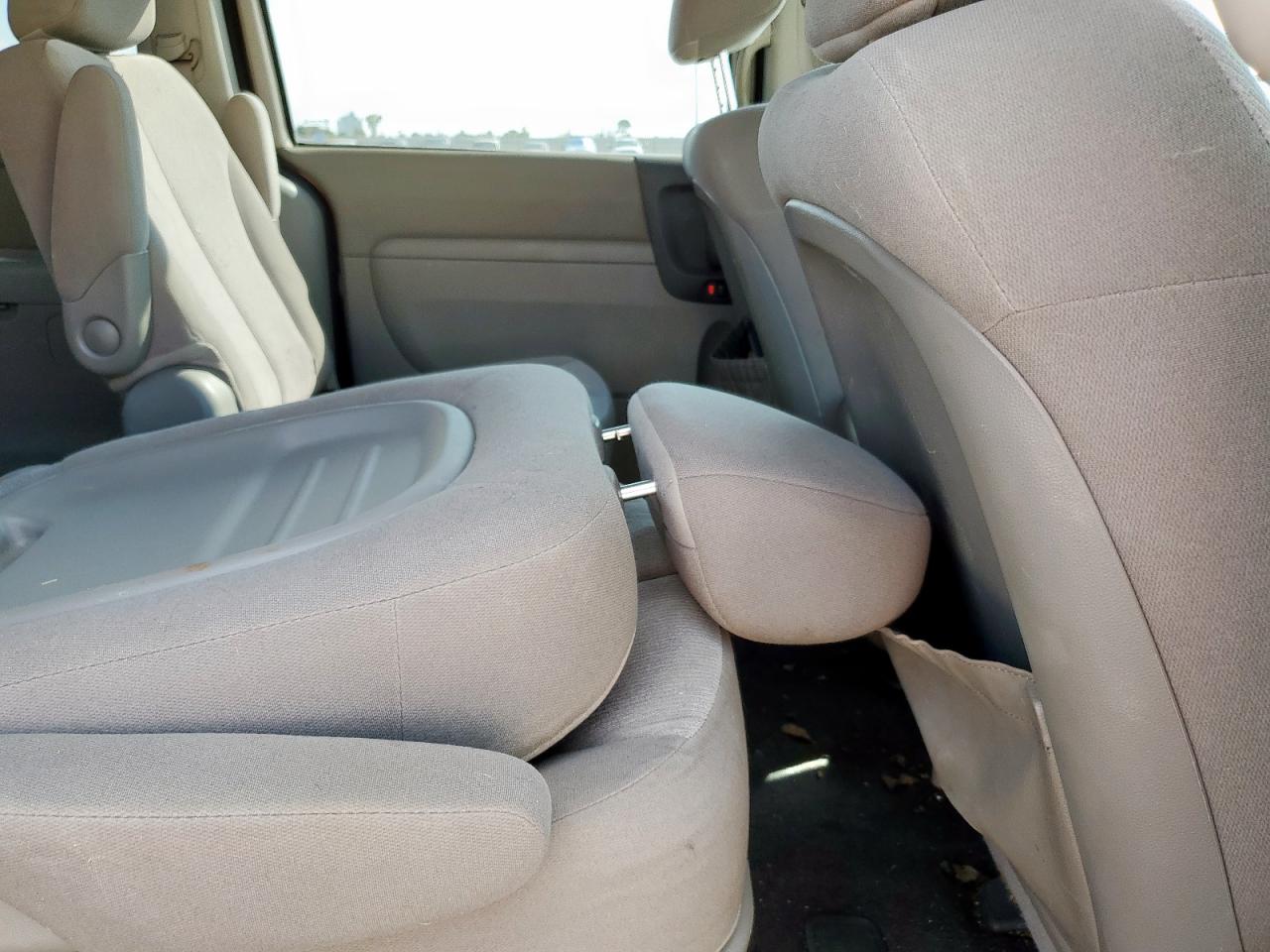 2012 Kia Sedona Lx VIN: KNDMG4C71C6461643 Lot: 80718615