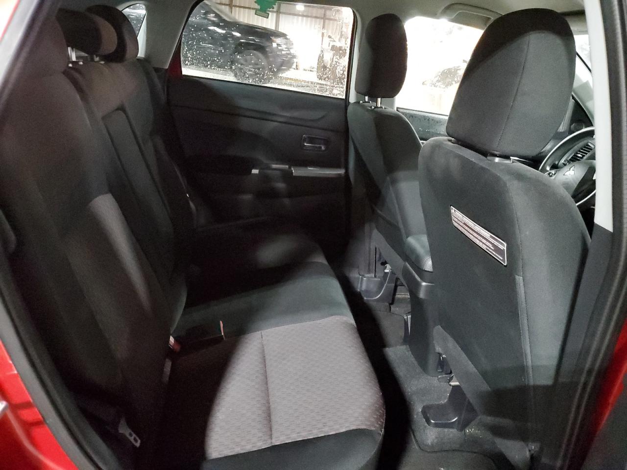 2018 Mitsubishi Outlander Sport Es VIN: JA4AR3AU8JZ035972 Lot: 81287385