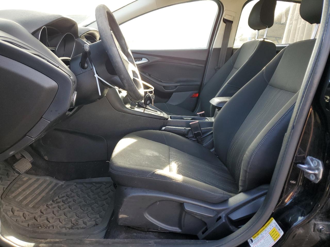 2018 Ford Focus Se VIN: 1FADP3K21JL236272 Lot: 81881855