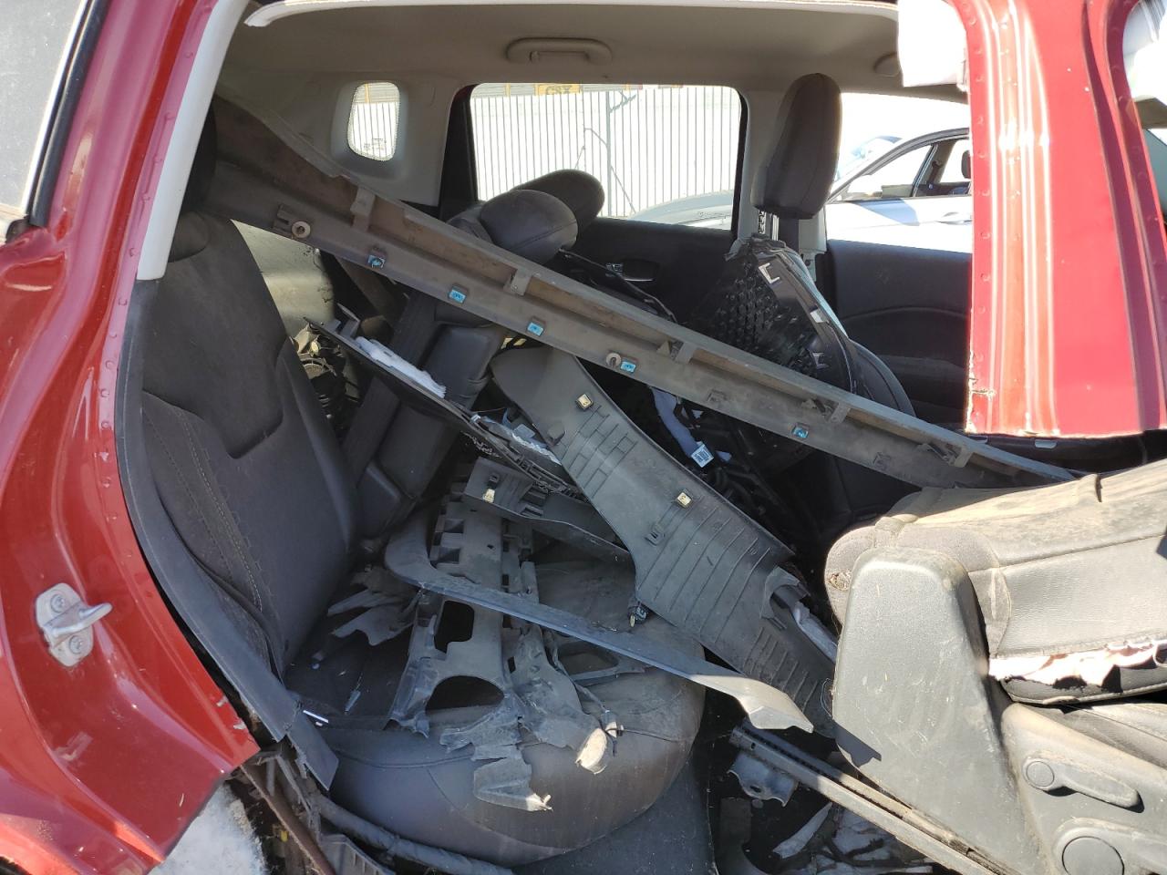 2019 Jeep Compass Latitude VIN: 3C4NJDBB4KT735241 Lot: 83852235