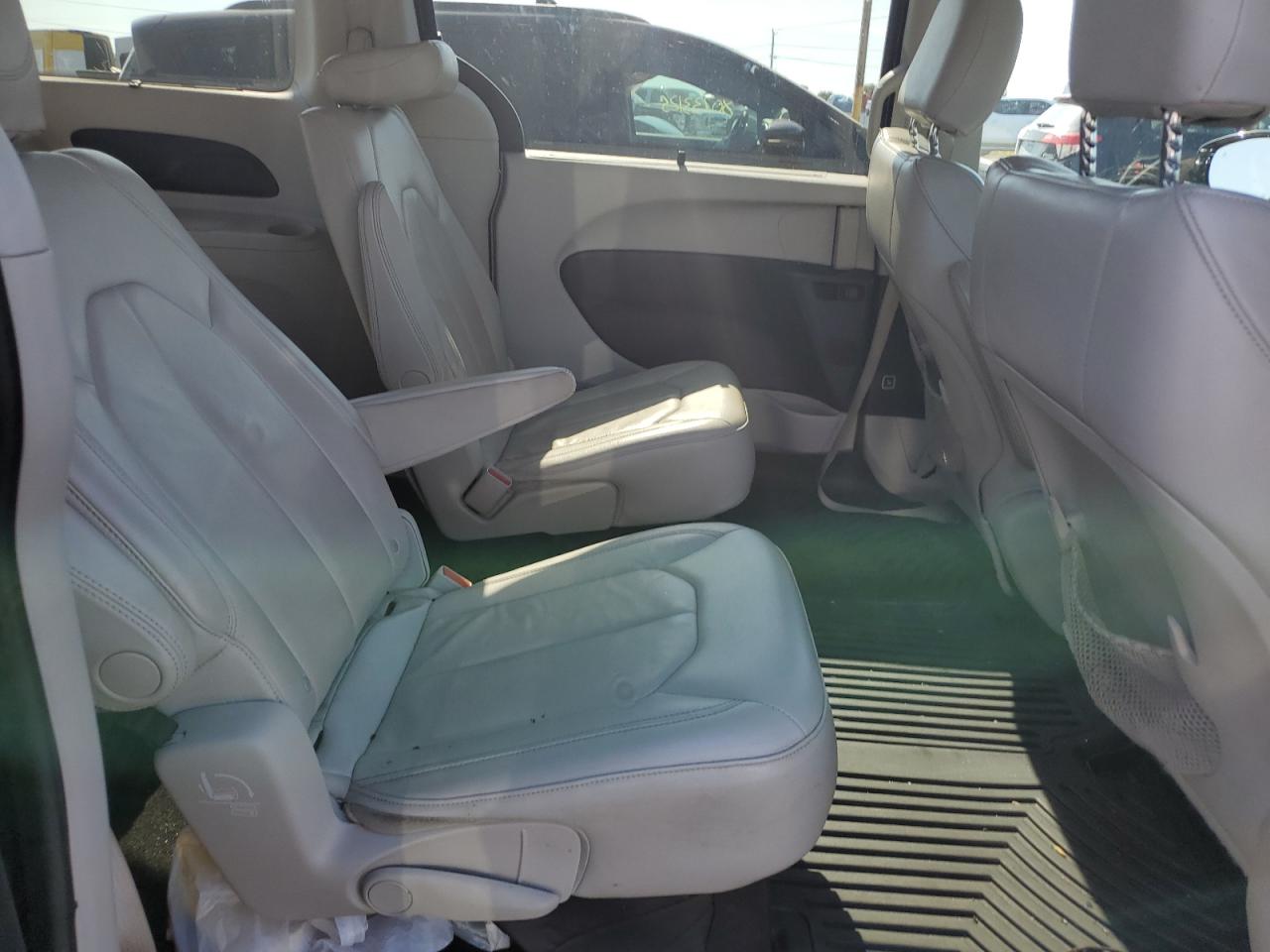 2017 Chrysler Pacifica Touring L VIN: 2C4RC1BG8HR516803 Lot: 80757535