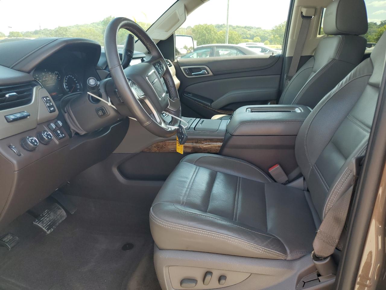 2015 GMC Yukon Denali VIN: 1GKS2CKJ2FR677490 Lot: 81409045