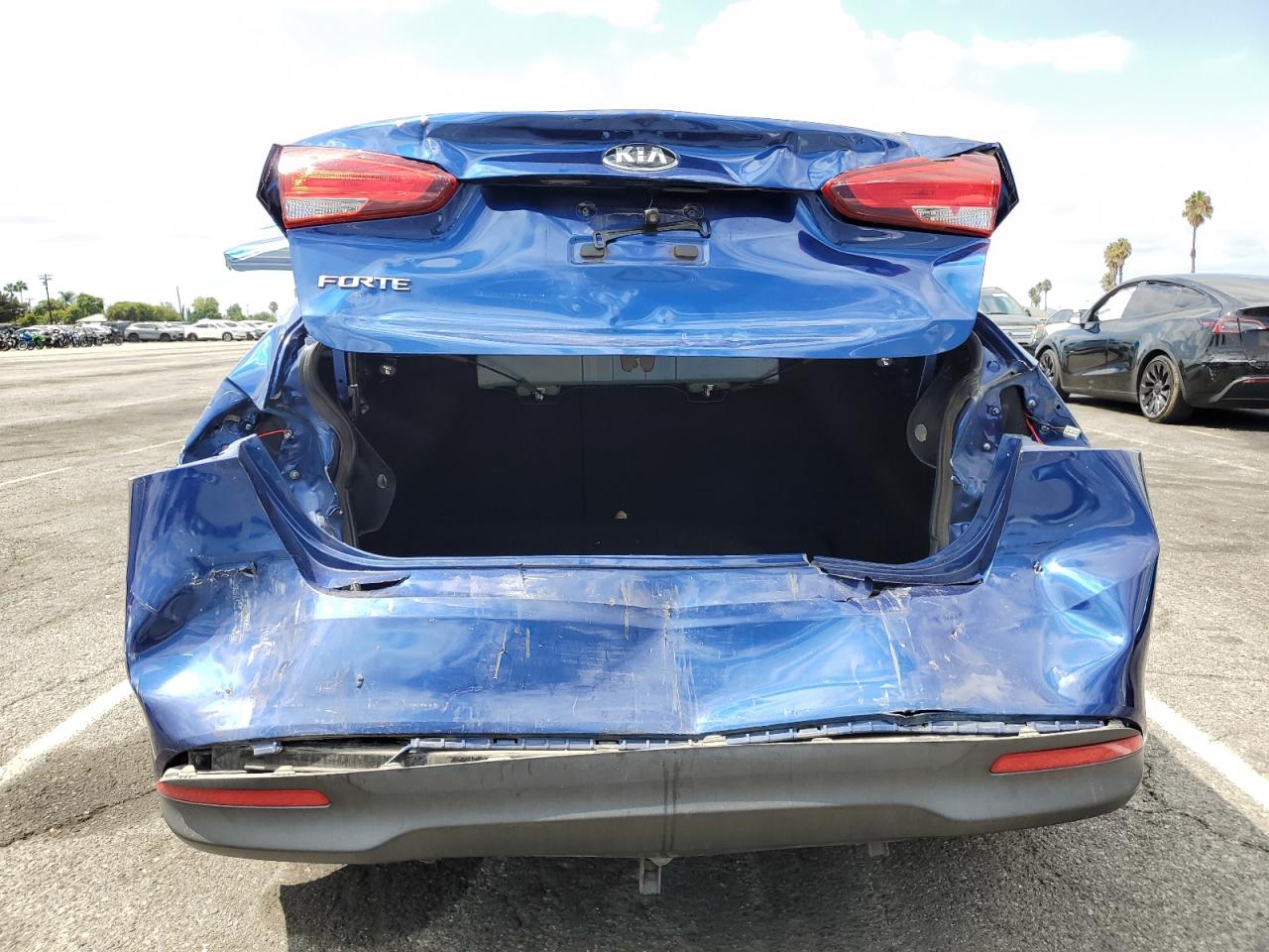 2017 Kia Forte Lx VIN: 3KPFK4A70HE124294 Lot: 80313575