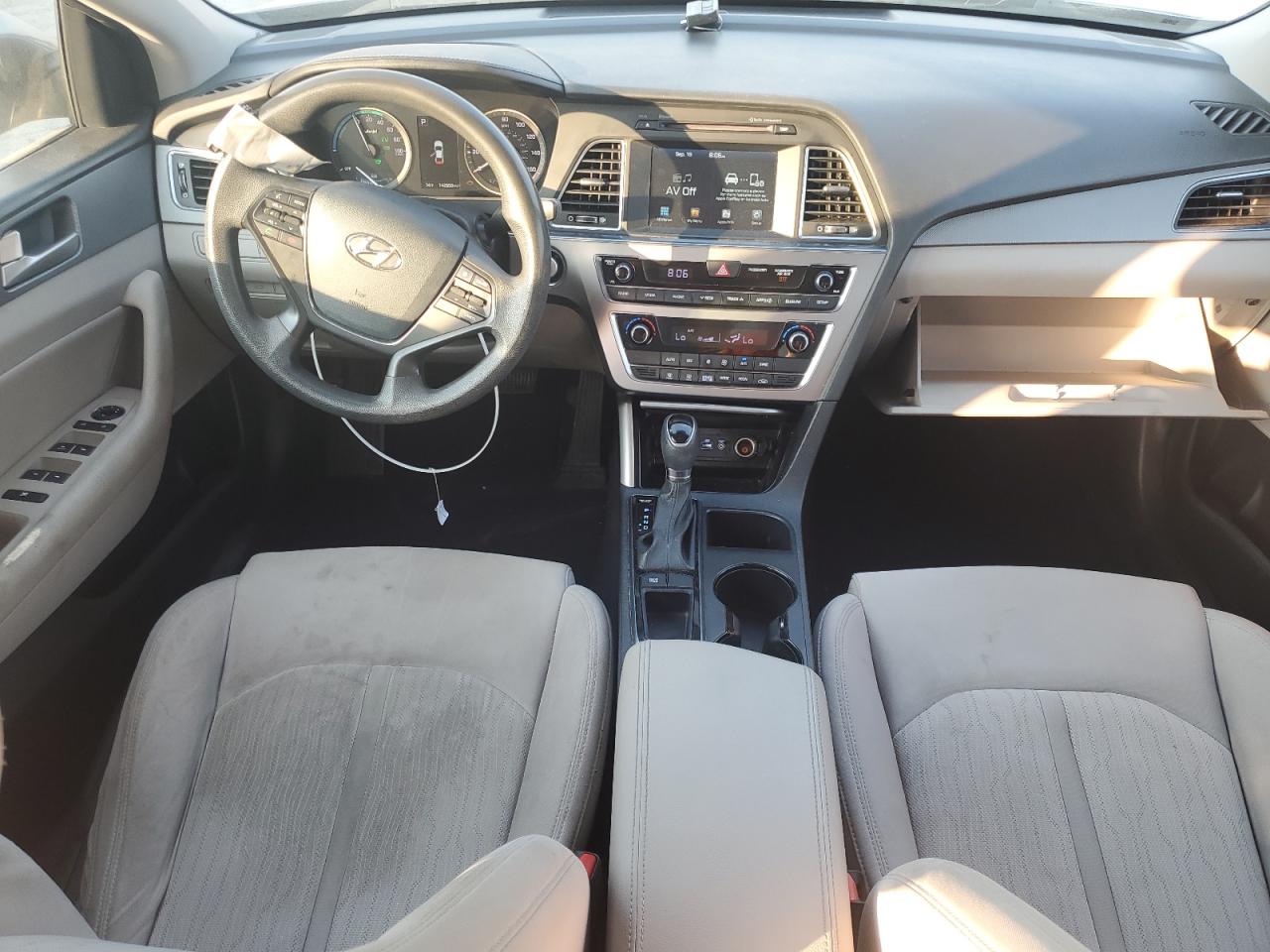 2017 Hyundai Sonata Hybrid VIN: KMHE24L36HA062582 Lot: 81249235