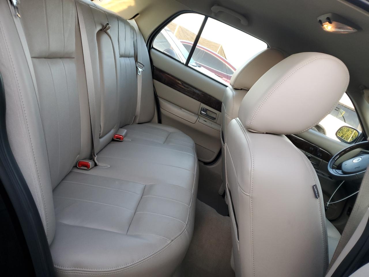 2011 Mercury Grand Marquis Ls VIN: 2MEBM7FV7BX605628 Lot: 71410285