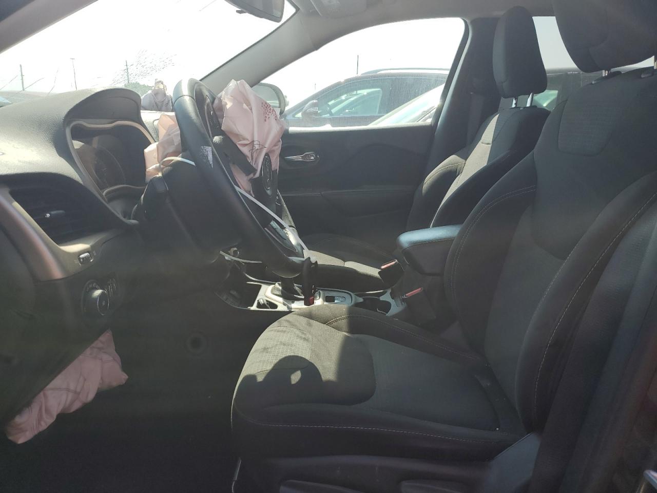 2017 Jeep Cherokee Latitude VIN: 1C4PJLCB4HW534203 Lot: 70912105